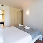 Vakantiehuis Unique Rentals-seafront Luxe *