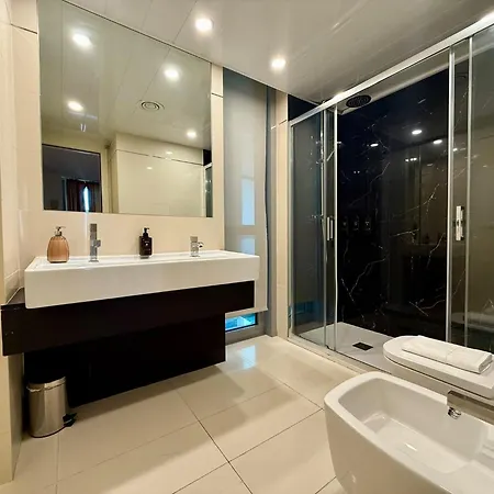 Unique Rentals-seafront Luxe Barcelona