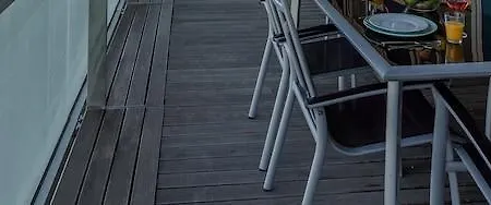 Unique Rentals-seafront Luxe Holiday home *