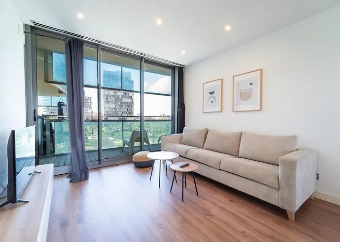 Unique Rentals-seafront Luxe Holiday home Barcelona