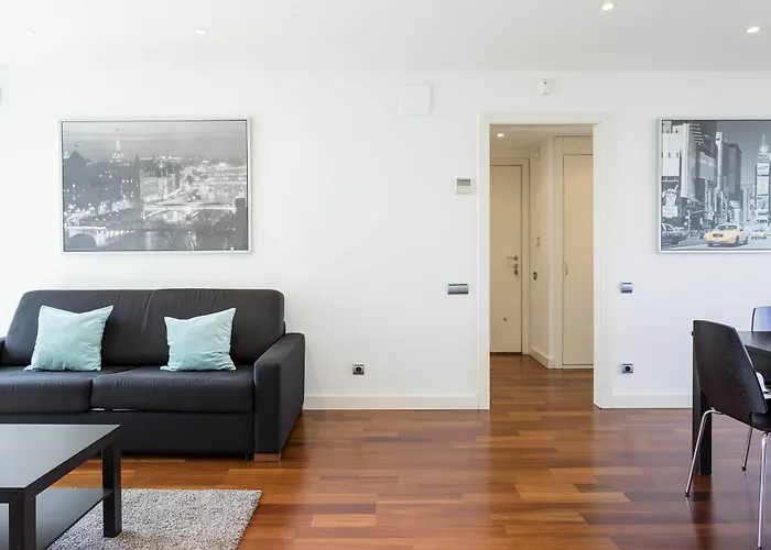Unique Rentals-seafront Luxe Holiday home