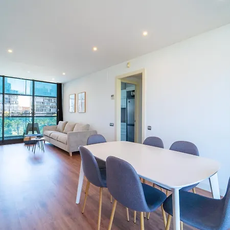 Unique Rentals-seafront Luxe Apartament *