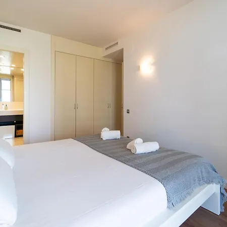 Unique Rentals-seafront Luxe Apartament