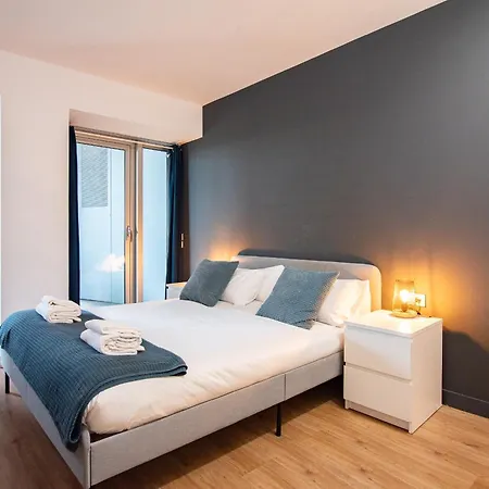 Unique Rentals-seafront Luxe Apartament *