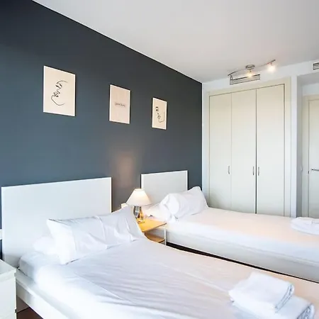 Unique Rentals-seafront Luxe Apartament