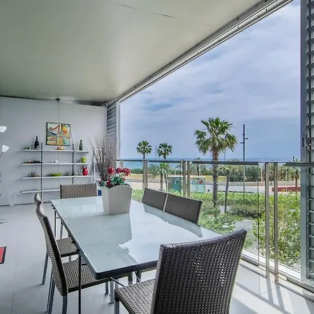 Unique Rentals-seafront Luxe