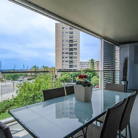 Unique Rentals-seafront Luxe Apartament *