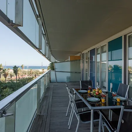 Unique Rentals-seafront Luxe Apartament